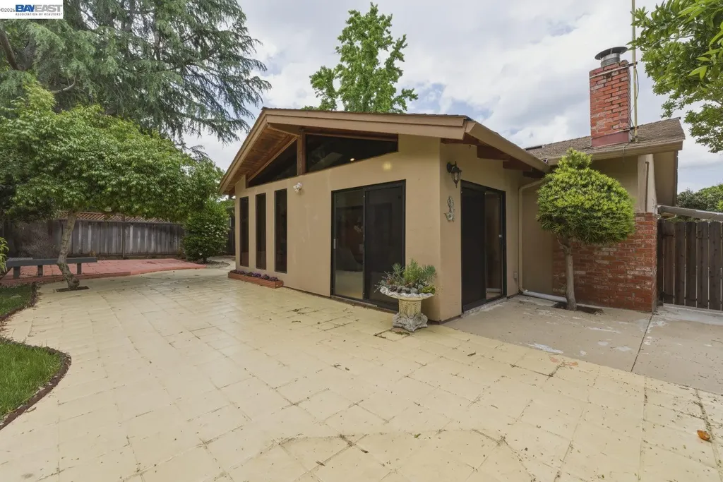 1621 Harvest Road Pleasanton CA 94566