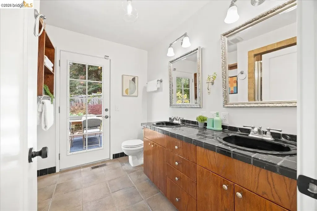 4425 Norton Avenue Oakland CA 94602