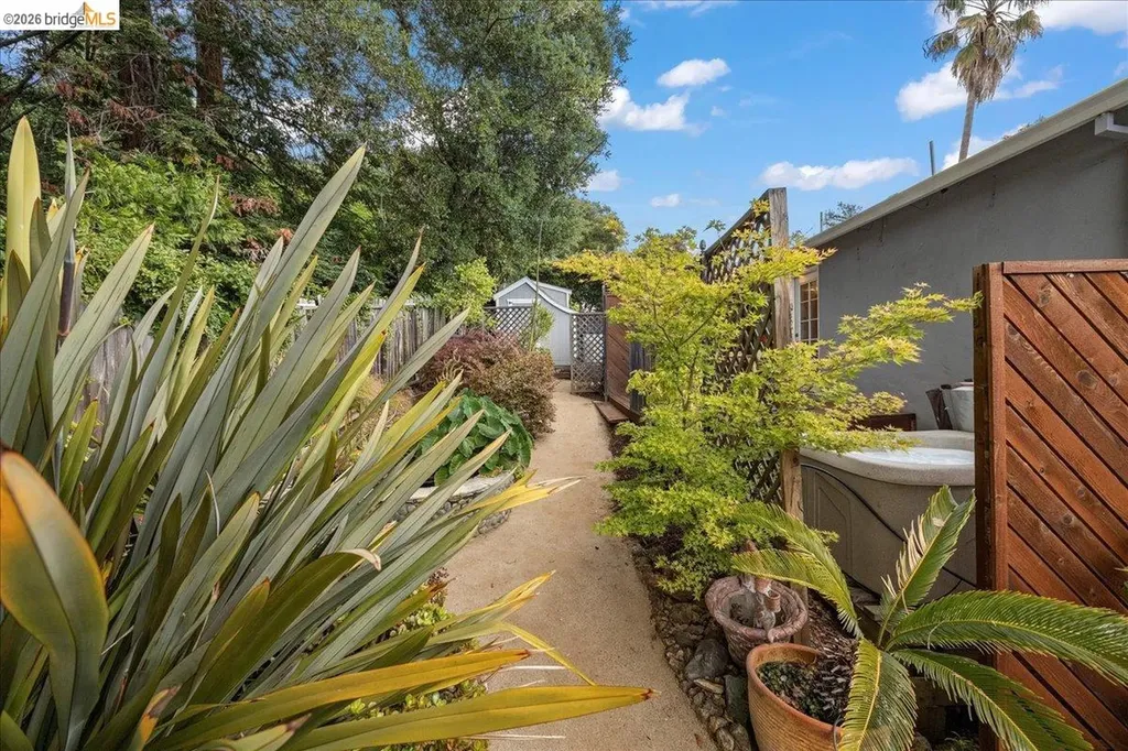 4425 Norton Avenue Oakland CA 94602
