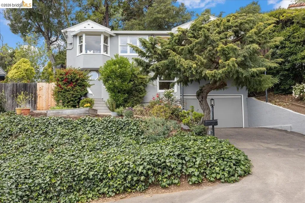 4425 Norton Avenue Oakland CA 94602