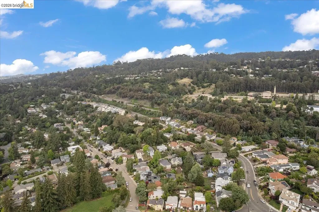 4425 Norton Avenue Oakland CA 94602