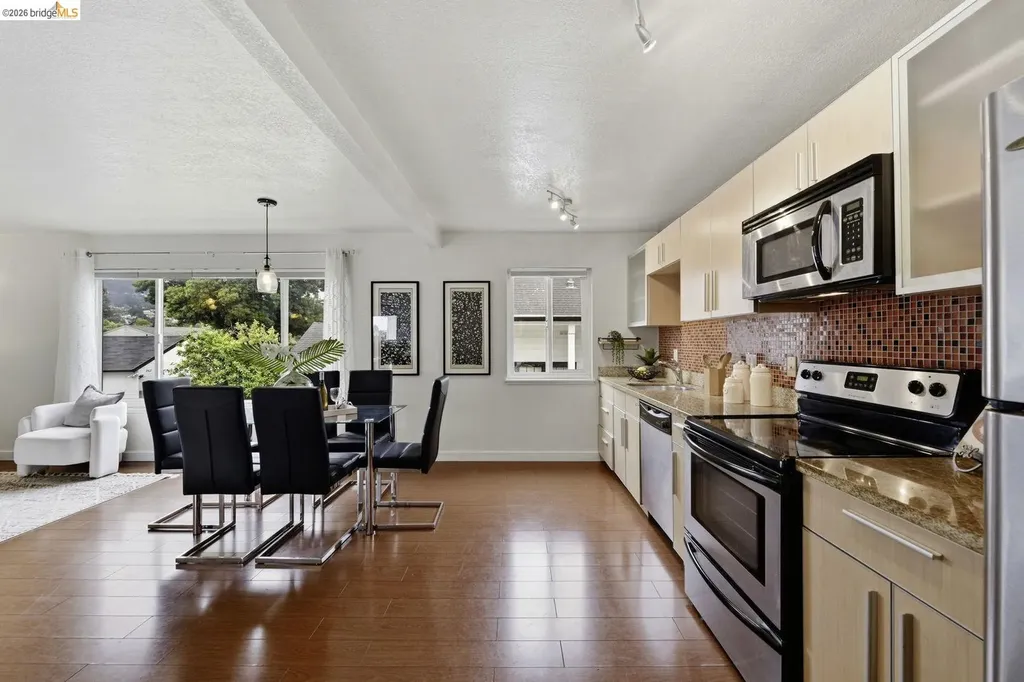 2450 Palmetto Street Oakland CA 94602