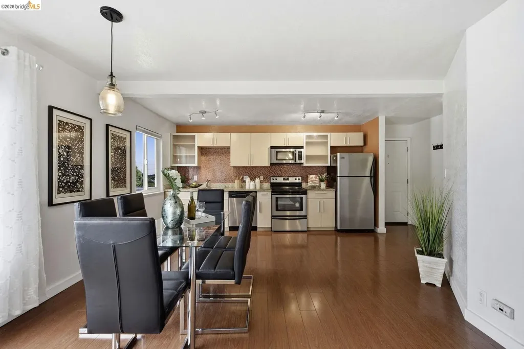 2450 Palmetto Street Oakland CA 94602