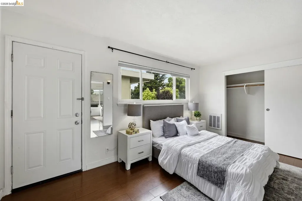 2450 Palmetto Street Oakland CA 94602