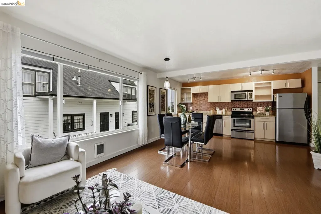 2450 Palmetto Street Oakland CA 94602