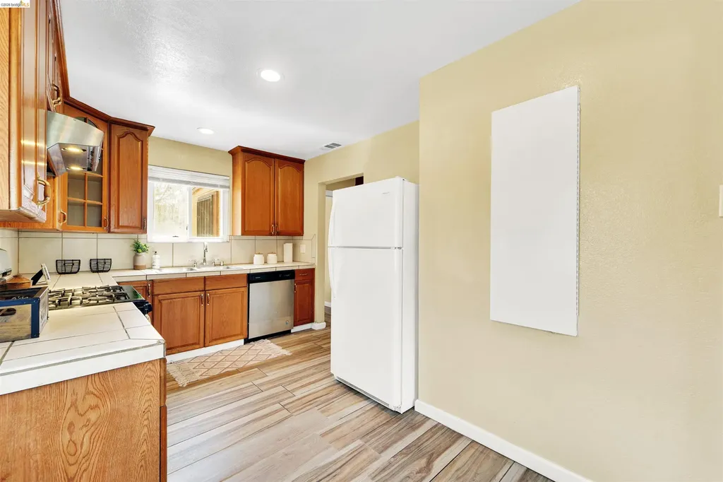 16366 Emery Court San Leandro CA 94580