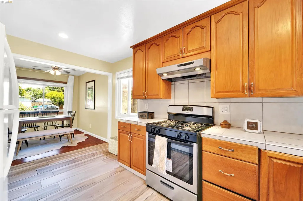 16366 Emery Court San Leandro CA 94580