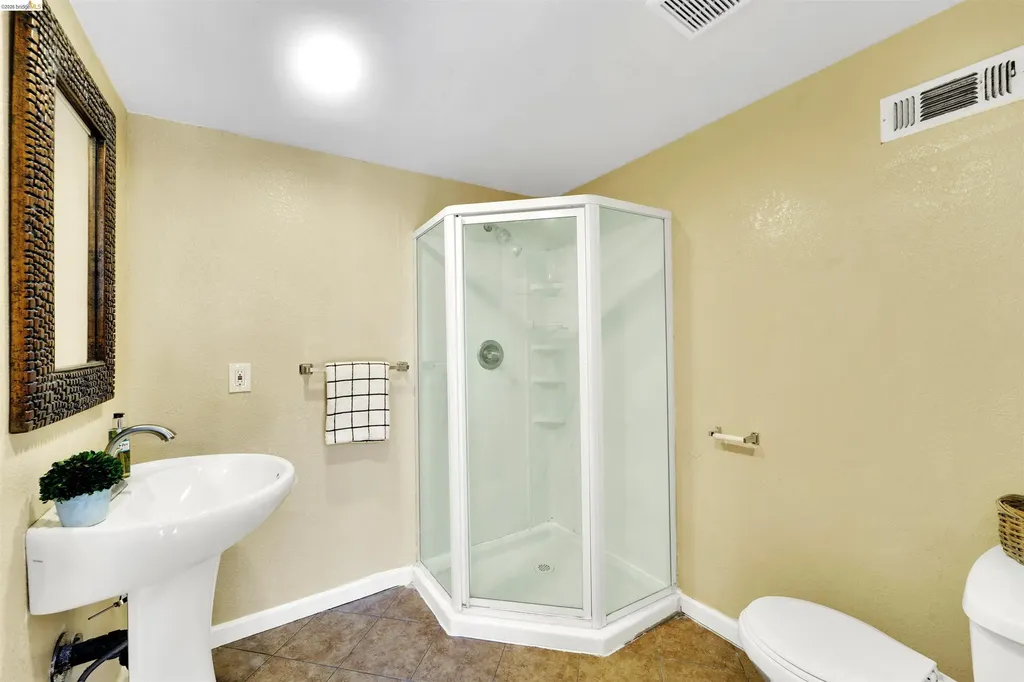 16366 Emery Court San Leandro CA 94580