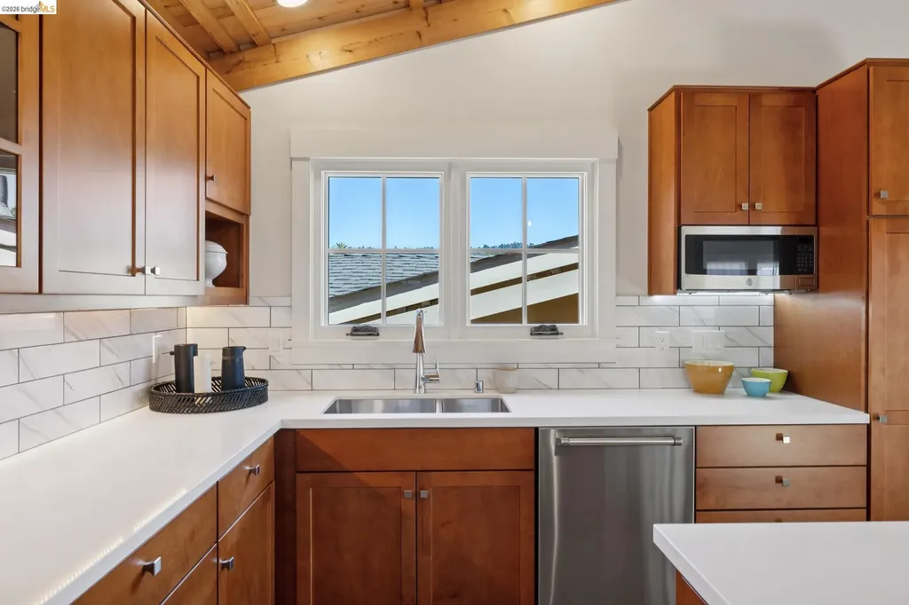 4436 Howe Street Oakland CA 94611