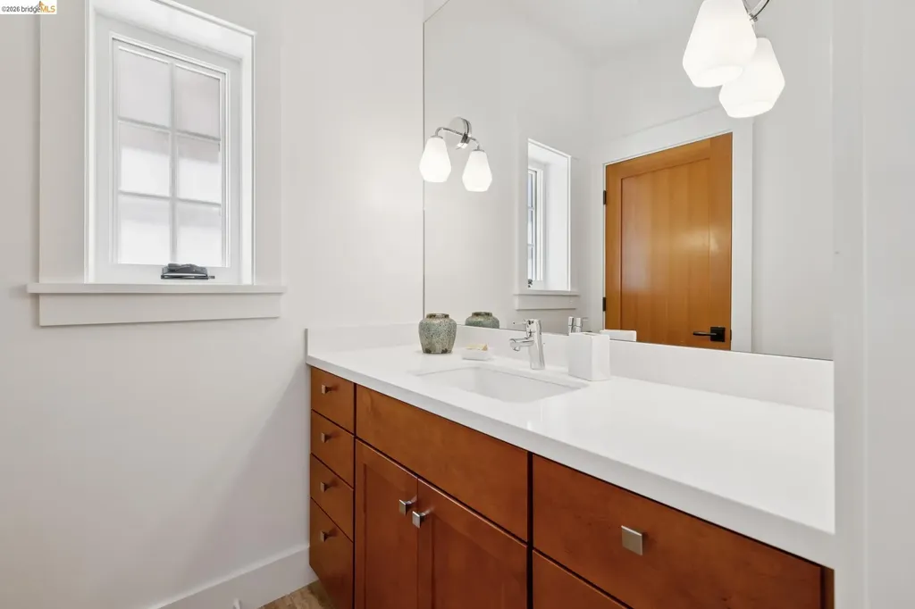 4436 Howe Street Oakland CA 94611