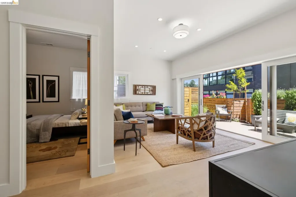 4436 Howe Street Oakland CA 94611
