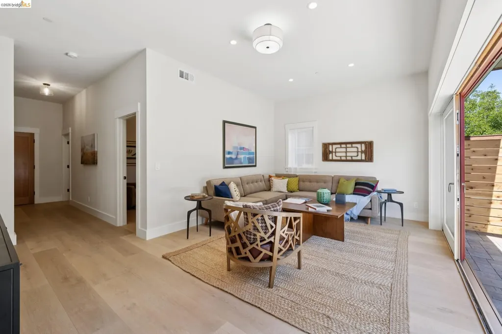 4436 Howe Street Oakland CA 94611