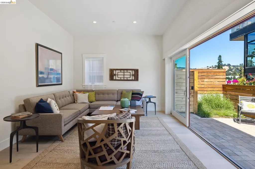 4436 Howe Street Oakland CA 94611