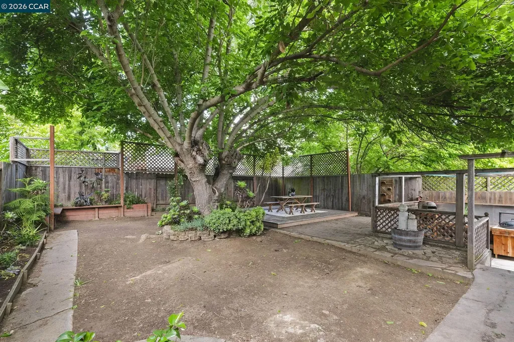 855 Bella Vista Avenue Martinez CA 94553