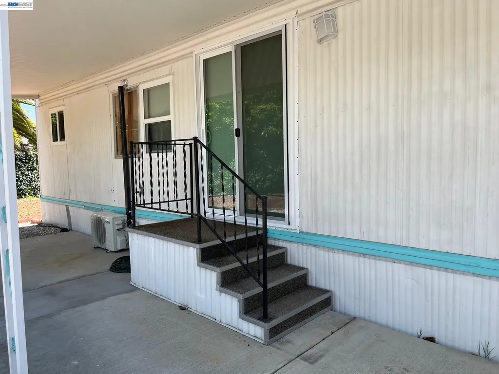 28124 Murcia Street Hayward CA 94544