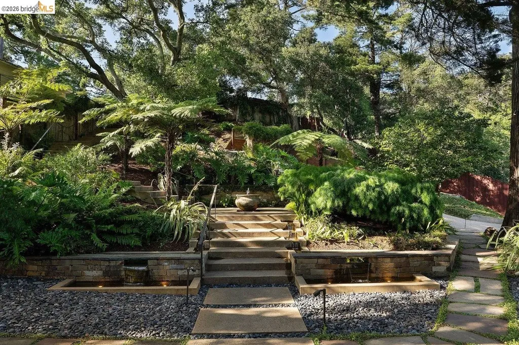 2871 Morley Drive Oakland CA 94611