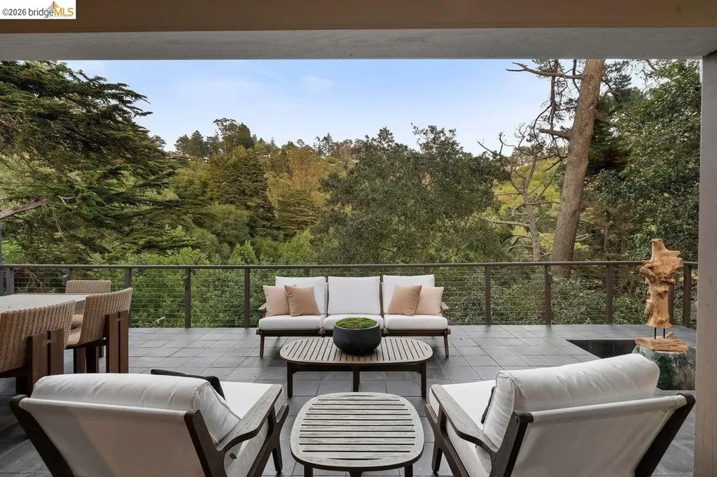 2871 Morley Drive Oakland CA 94611