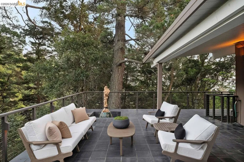 2871 Morley Drive Oakland CA 94611