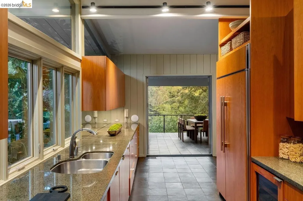 2871 Morley Drive Oakland CA 94611