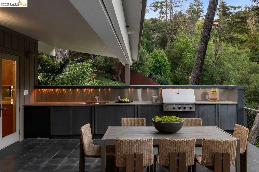 2871 Morley Drive Oakland CA 94611