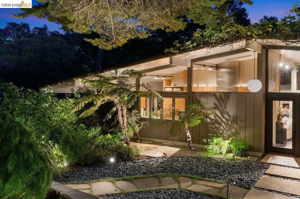 2871 Morley Drive Oakland CA 94611