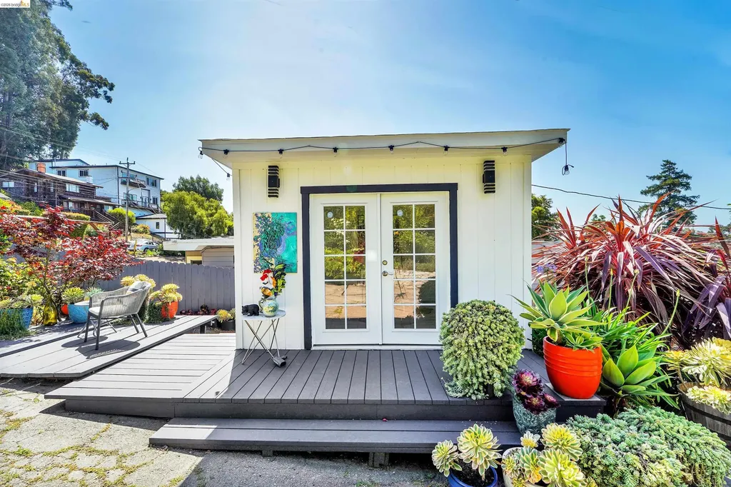 7907 Michigan Avenue Oakland CA 94605