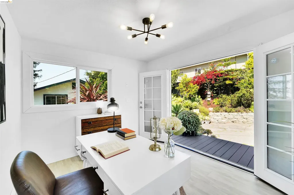 7907 Michigan Avenue Oakland CA 94605