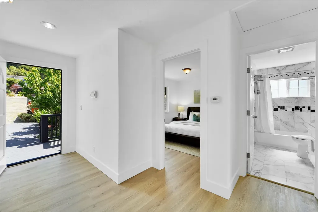 7907 Michigan Avenue Oakland CA 94605