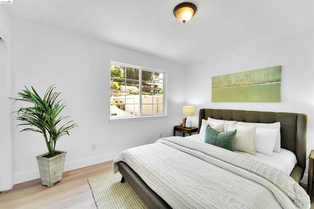 7907 Michigan Avenue Oakland CA 94605
