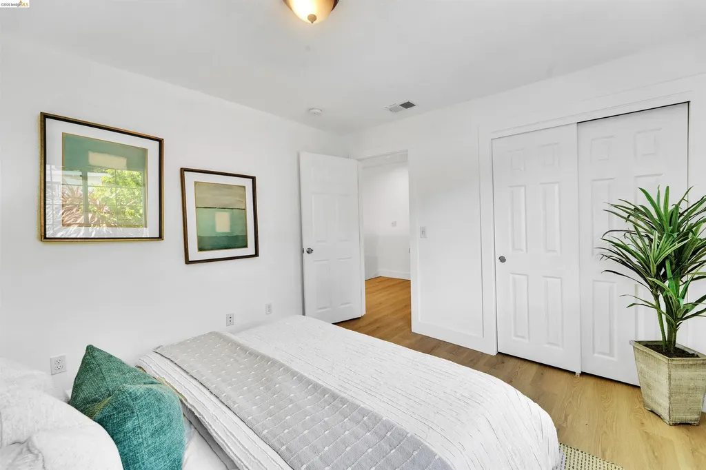 7907 Michigan Avenue Oakland CA 94605