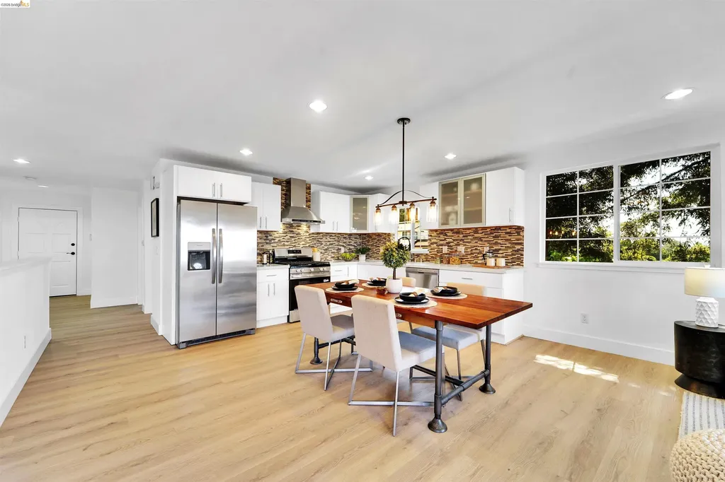 7907 Michigan Avenue Oakland CA 94605