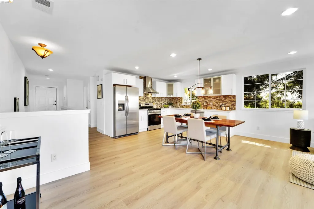 7907 Michigan Avenue Oakland CA 94605