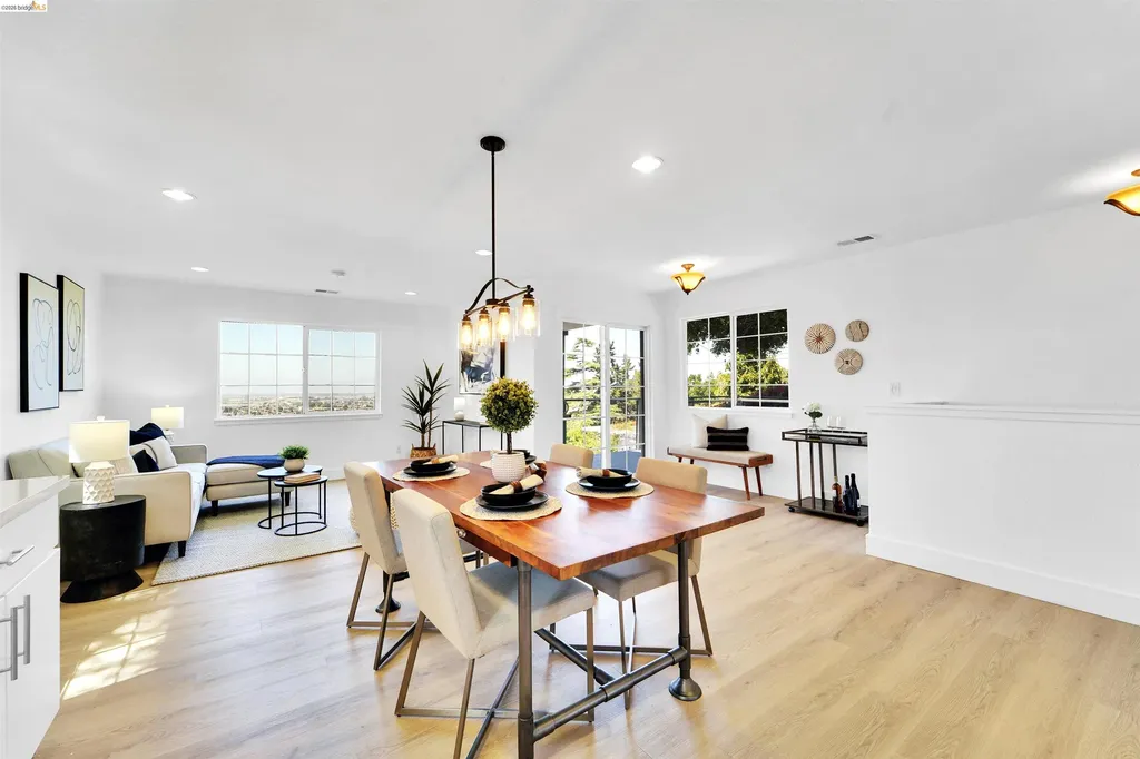 7907 Michigan Avenue Oakland CA 94605