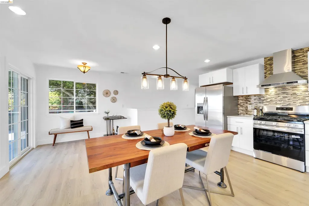 7907 Michigan Avenue Oakland CA 94605