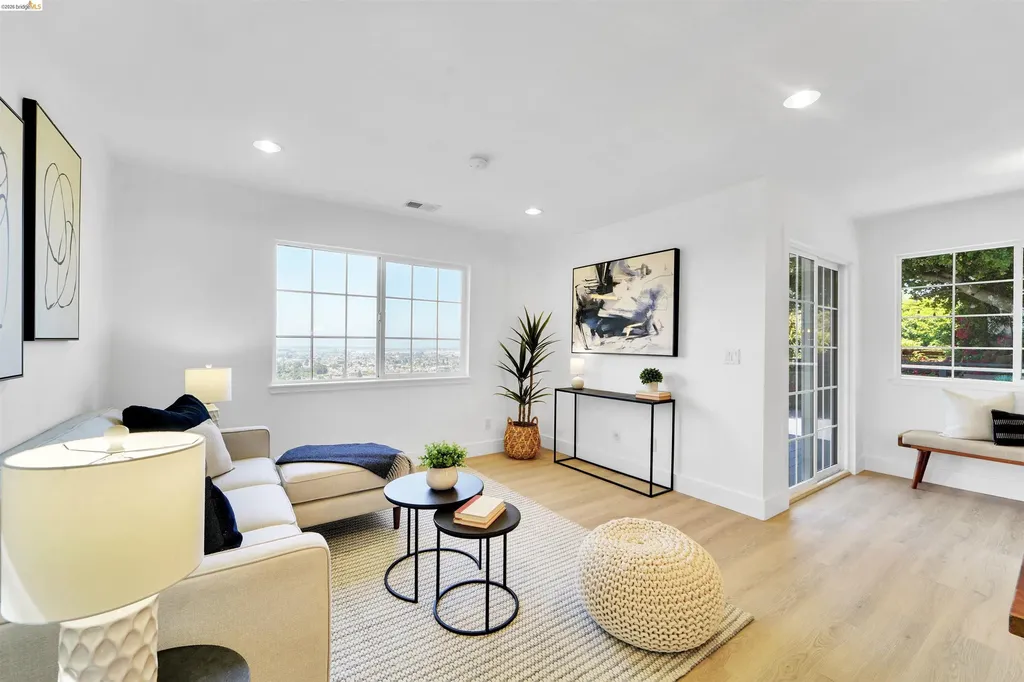 7907 Michigan Avenue Oakland CA 94605