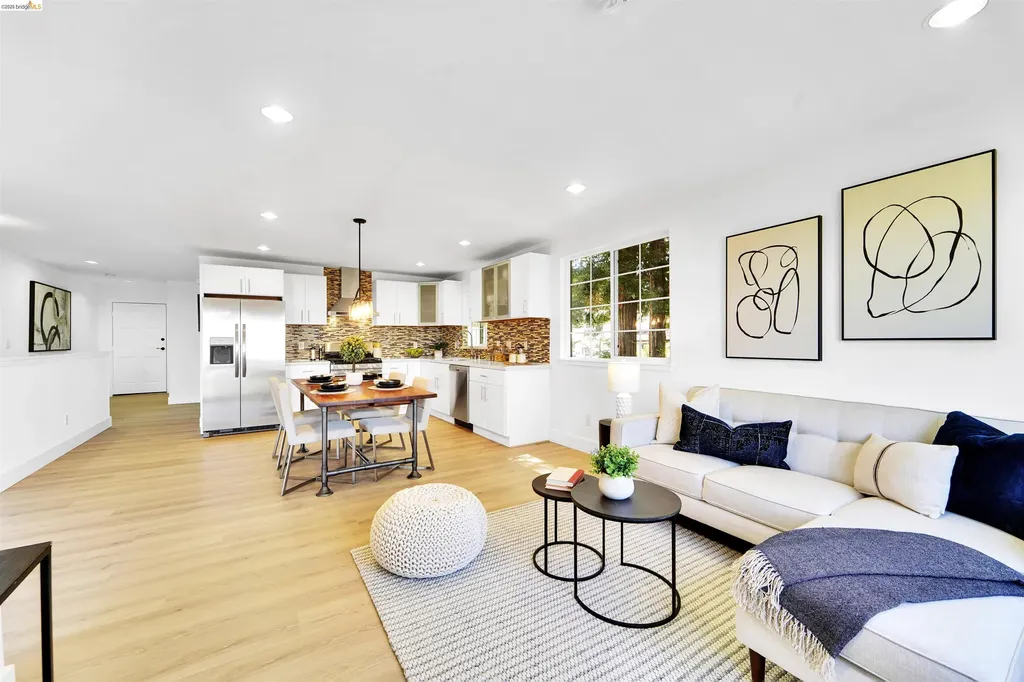 7907 Michigan Avenue Oakland CA 94605