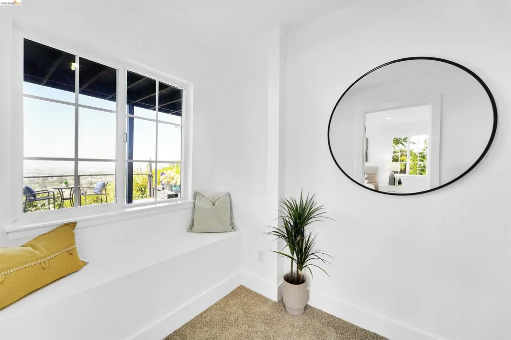 7907 Michigan Avenue Oakland CA 94605