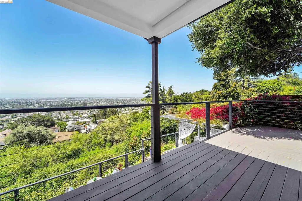 7907 Michigan Avenue Oakland CA 94605