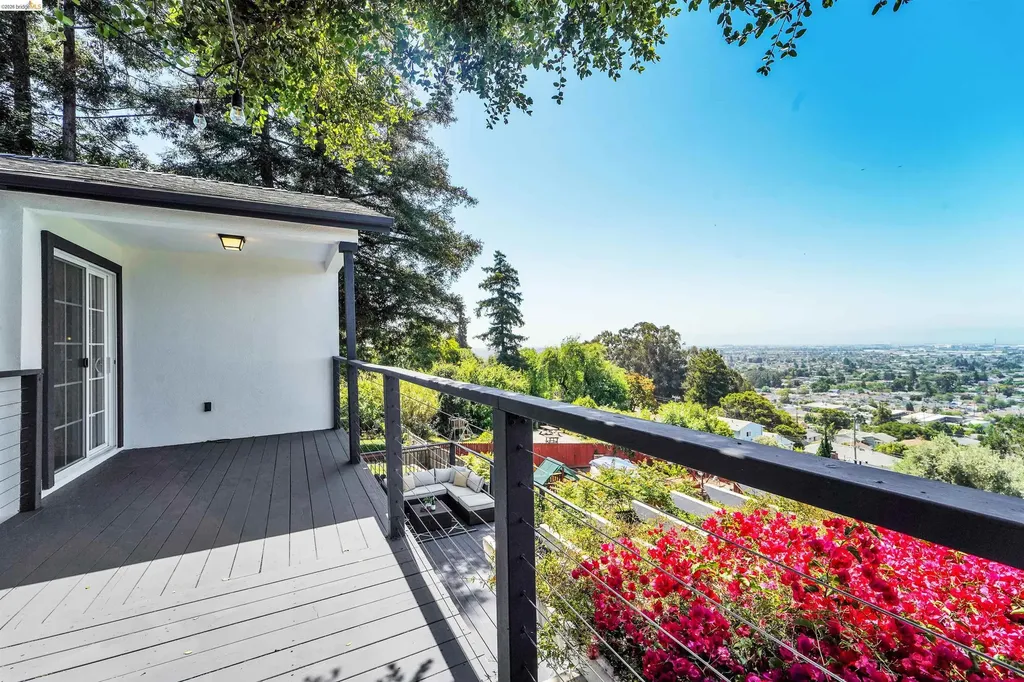 7907 Michigan Avenue Oakland CA 94605