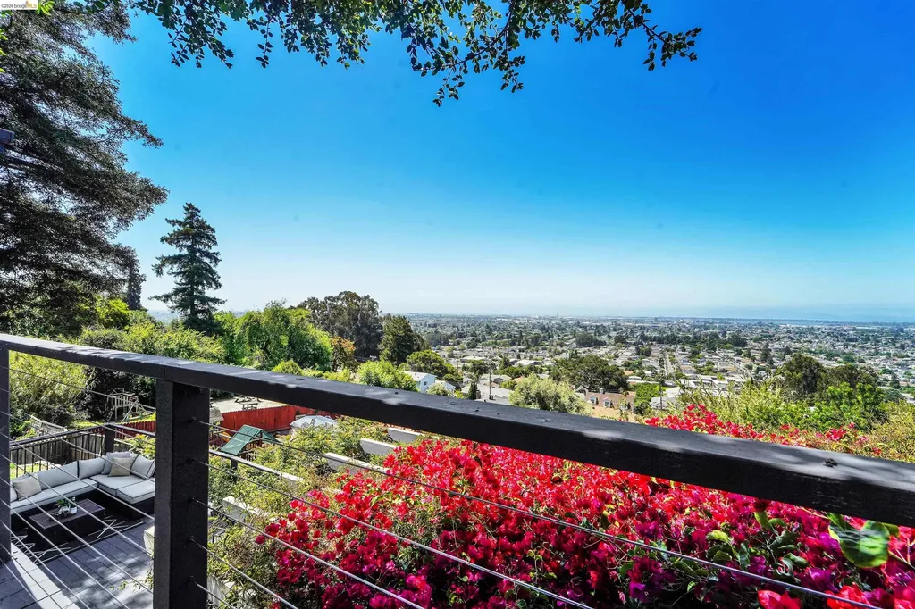 7907 Michigan Avenue Oakland CA 94605