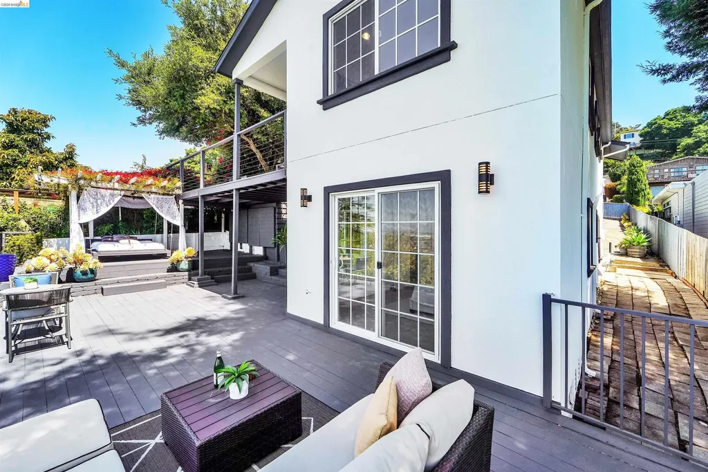 7907 Michigan Avenue Oakland CA 94605
