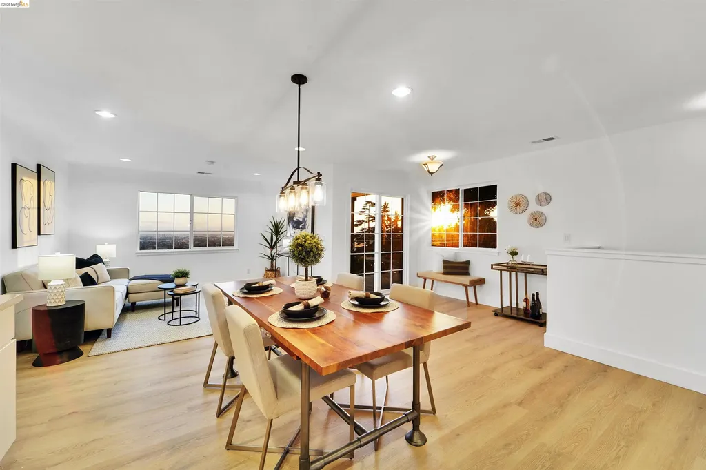 7907 Michigan Avenue Oakland CA 94605