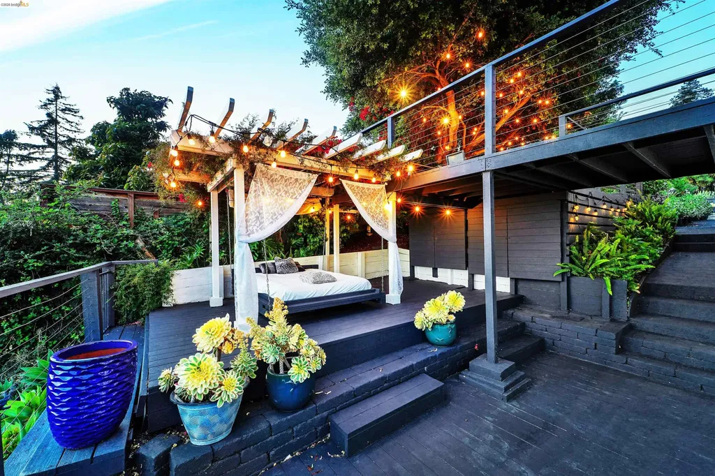 7907 Michigan Avenue Oakland CA 94605