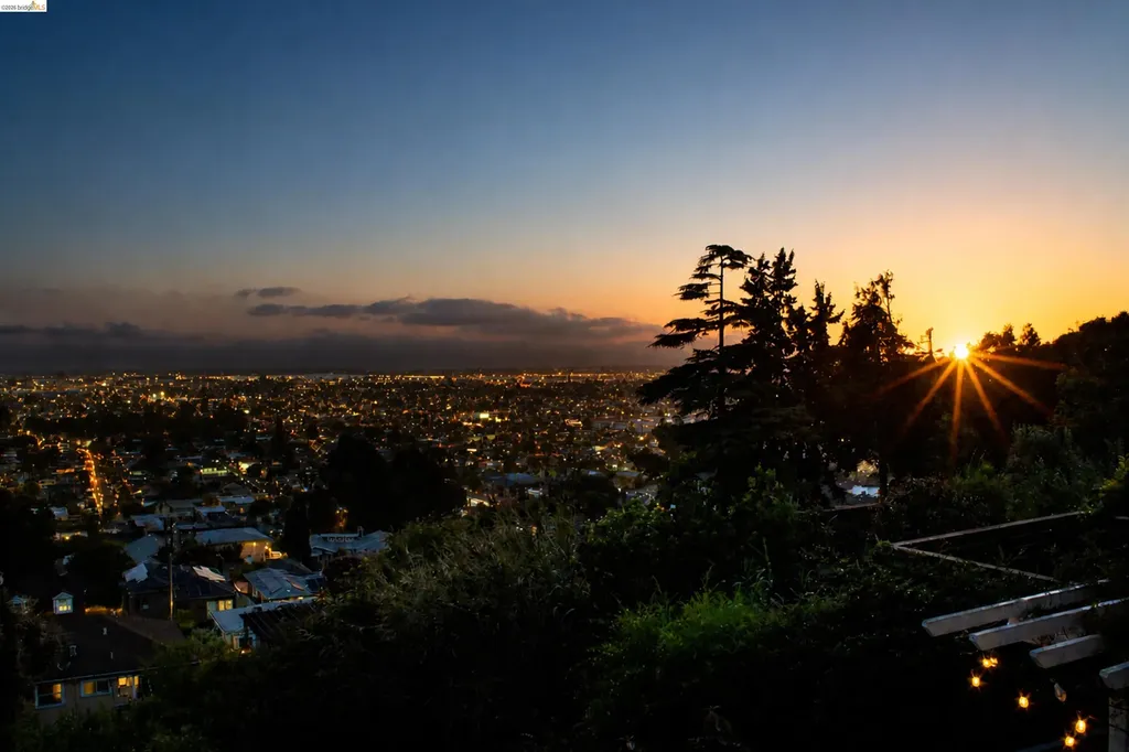 7907 Michigan Avenue Oakland CA 94605