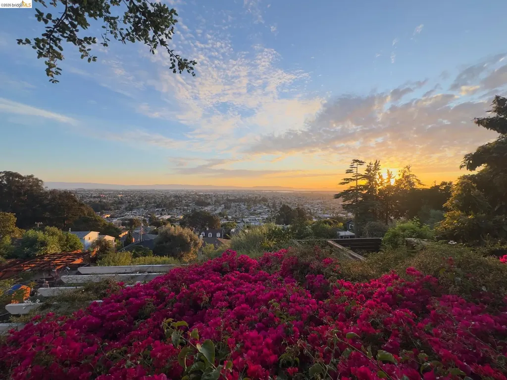 7907 Michigan Avenue Oakland CA 94605
