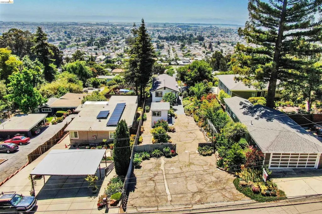 7907 Michigan Avenue Oakland CA 94605