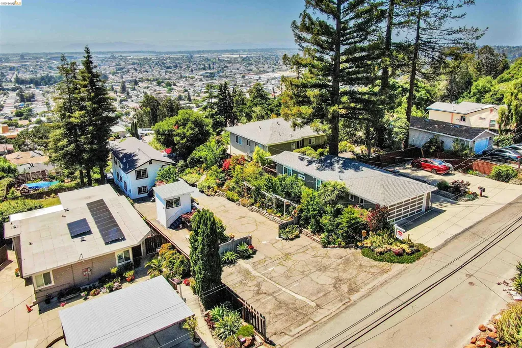 7907 Michigan Avenue Oakland CA 94605