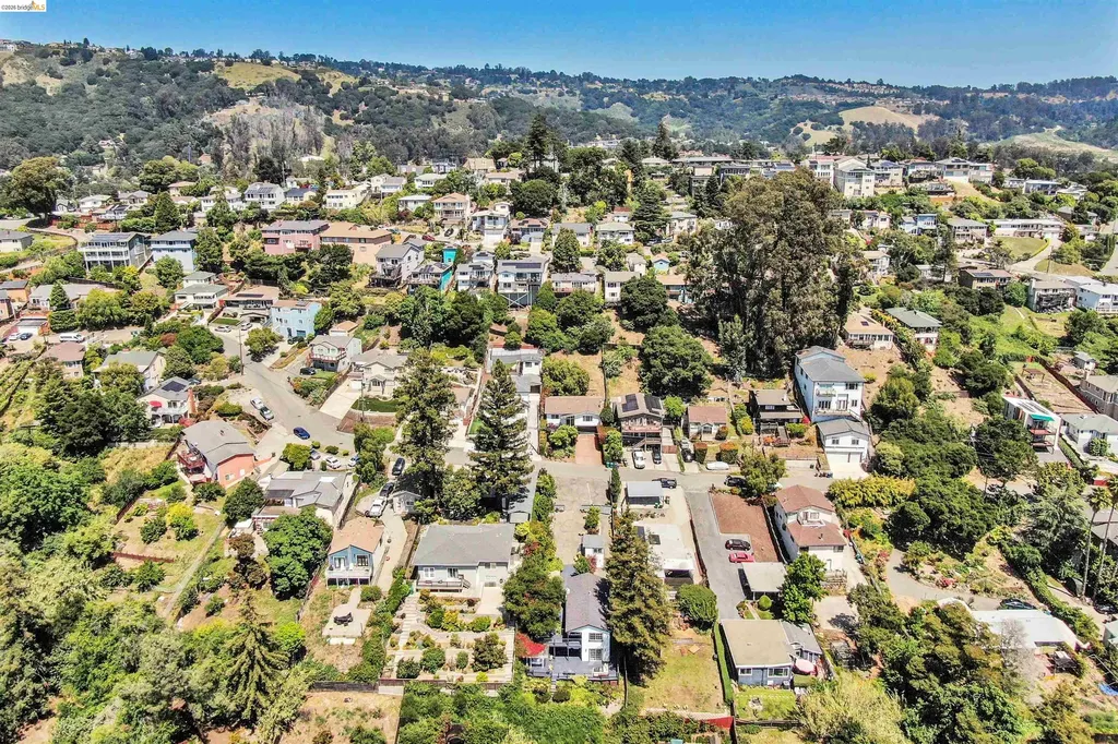 7907 Michigan Avenue Oakland CA 94605