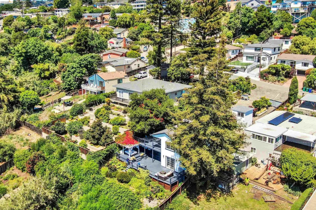 7907 Michigan Avenue Oakland CA 94605
