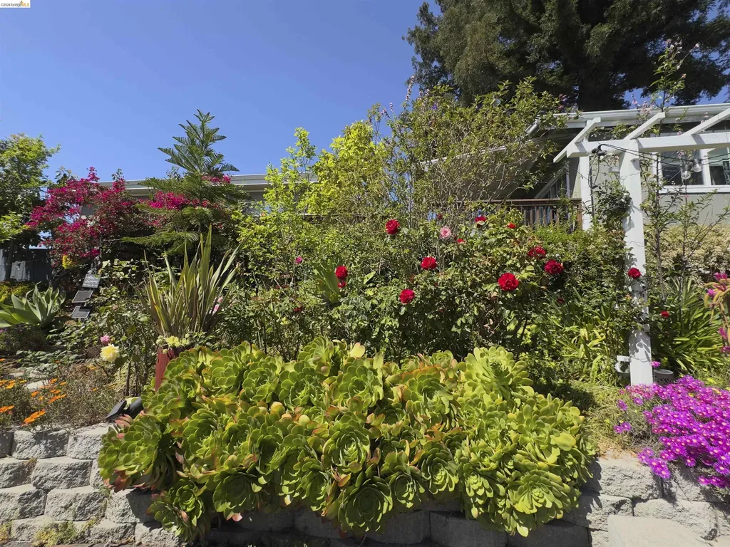 7907 Michigan Avenue Oakland CA 94605